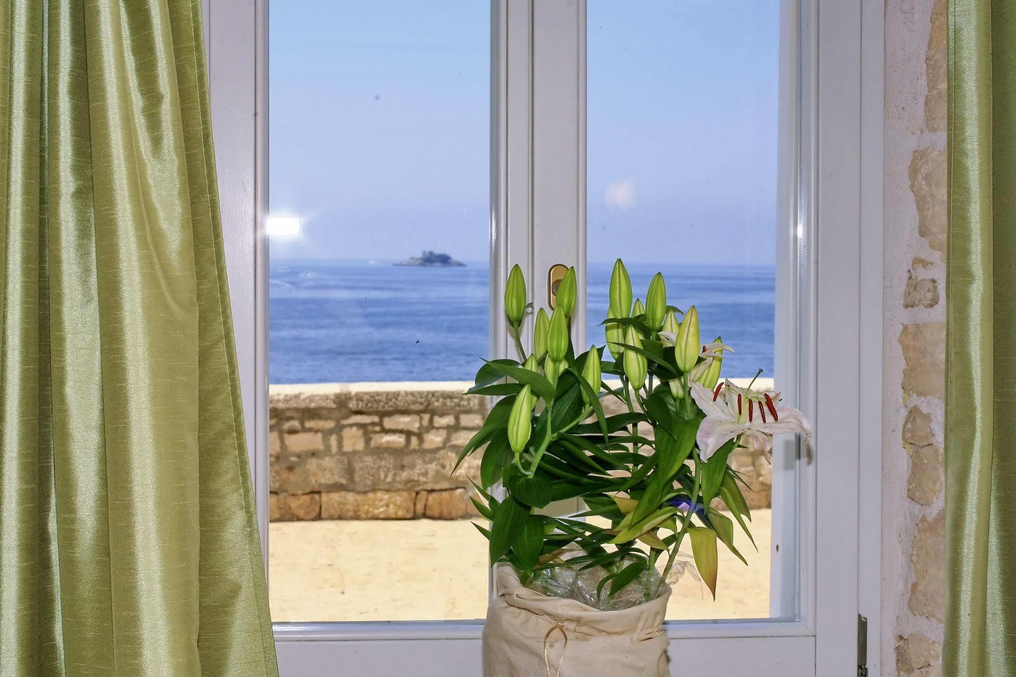 Angelo D'Oro Apartment Monte ロヴィニ エクステリア 写真