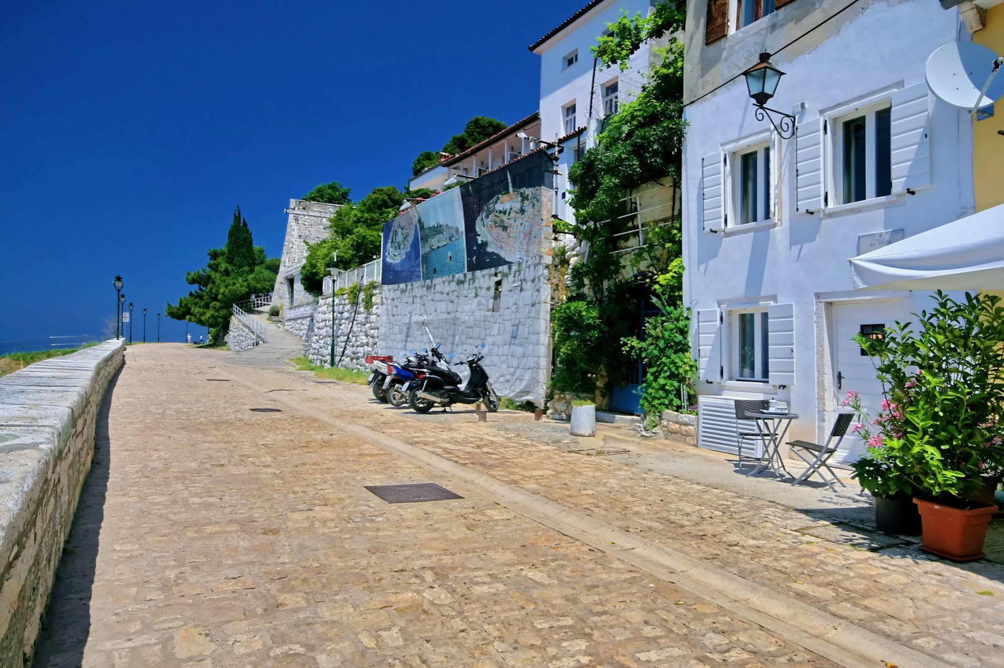 Angelo D'Oro Apartment Monte ロヴィニ エクステリア 写真